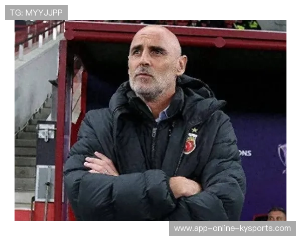 上海海港主帅调整阵容应对密集赛程，上海海港队主教练是谁