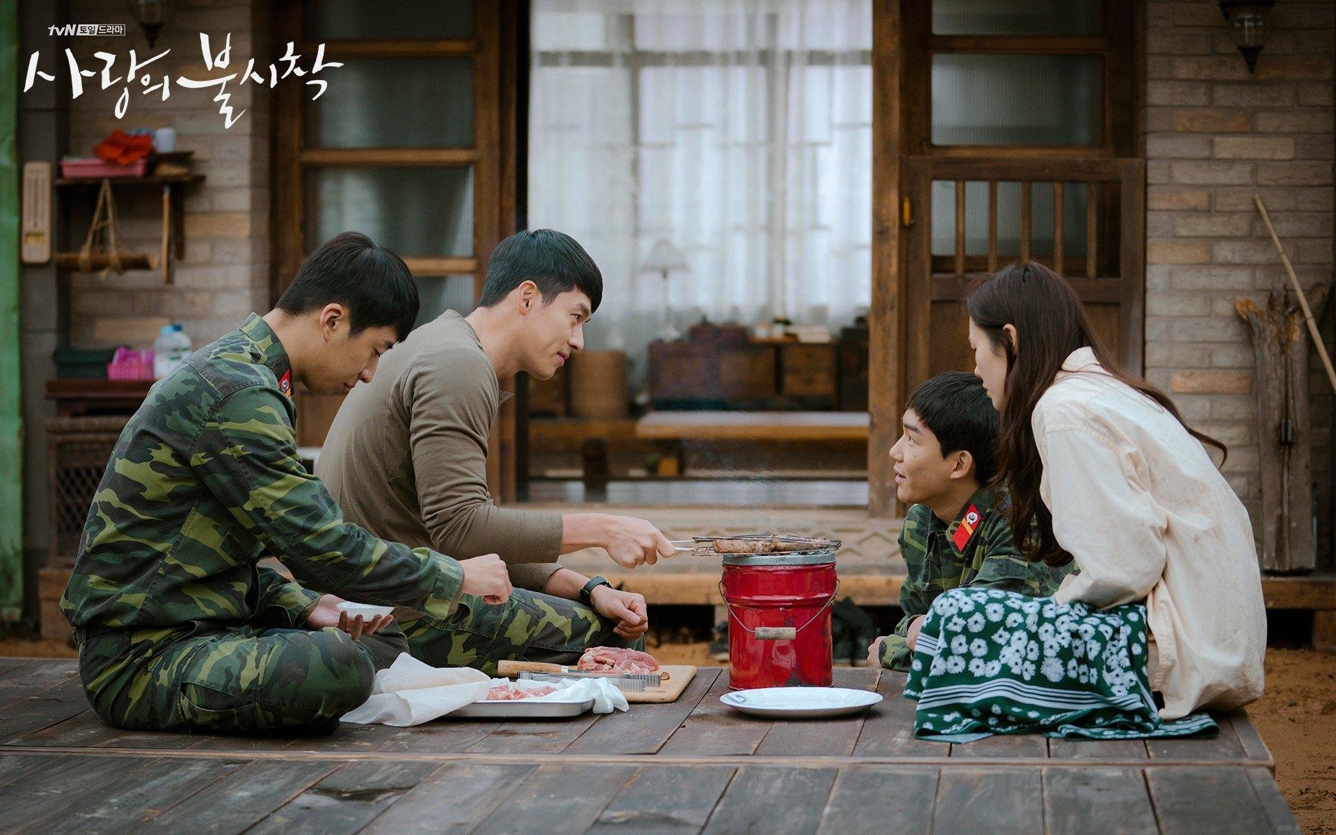 纵深跑位打通禁区切入路线，纵深线是什么意思