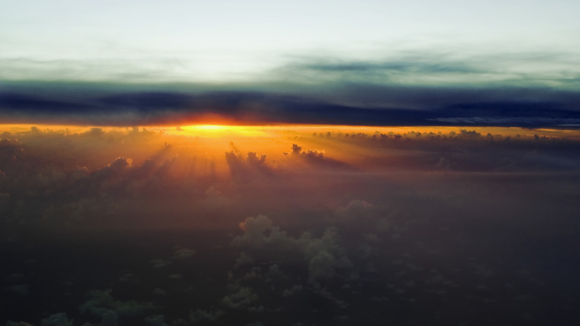 纵深跑位打通禁区切入路线，纵深线是什么意思